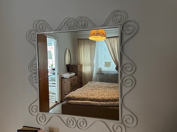 IKEA spegel med dekorativ ram