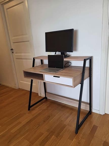 Modernt skrivbord