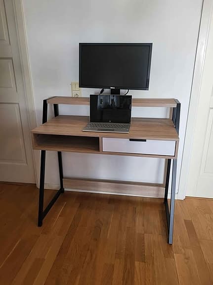 Modernt skrivbord