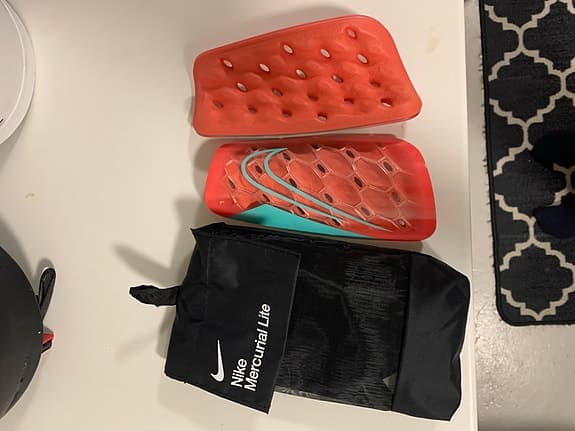 Nike mercurial ben skydd