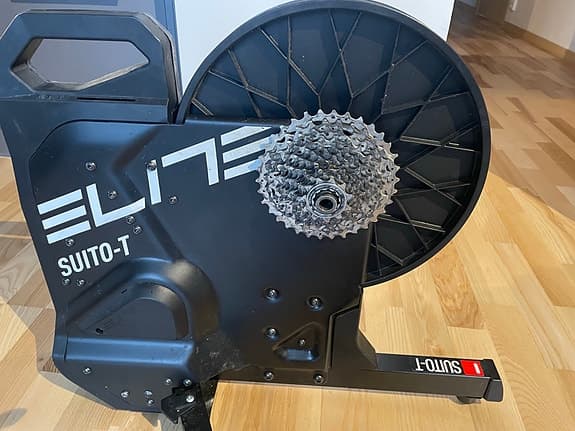 Elite Suito-T Cykeltrainer svart