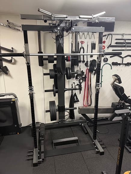 Ironmaster IM 2000 smith-maskin och power rack med mycket tillbehör.