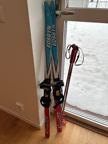 Eldsbyn Cruiser Skidor 110 cm med stavar