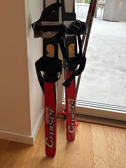 Eldsbyn Cruiser Skidor 110 cm med stavar