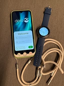 Doro Aurora A31 samt Doro smart klocka