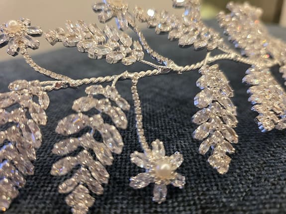 Exklusiv bröllopstiara / hårsmycke – köpt i Dubai