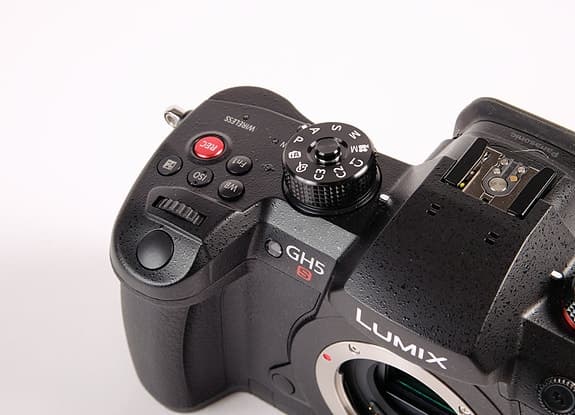 Panasonic Lumix GH5S nyskick med tillbehör