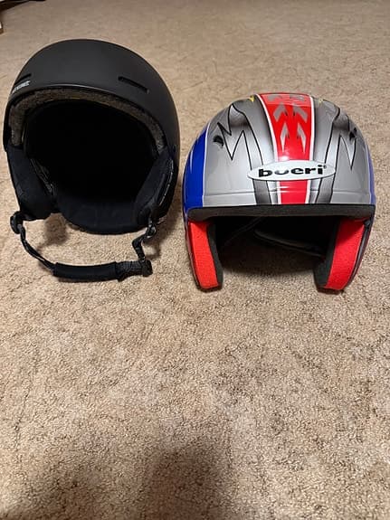 Büri och CEBE Skidhjälmar mix röd, blå, svart