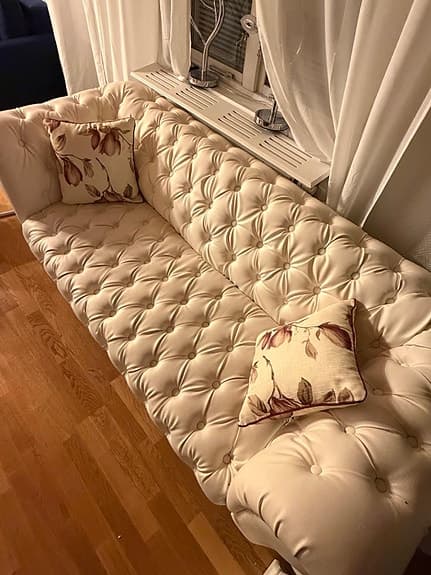 Soffa 3 sits + 2 fåtöljer vitt konstläder