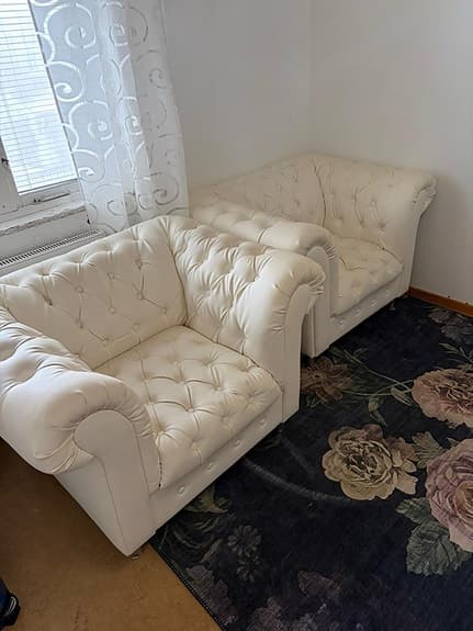 Soffa 3 sits + 2 fåtöljer vitt konstläder