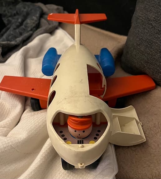 Retro leksaksflygplan från Fisher-Price.