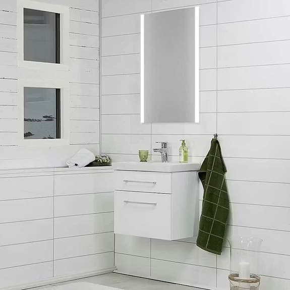 Badrumsspegel LED-belysning 50x70 cm