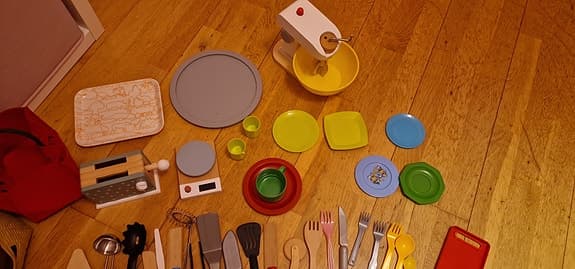 Paket med saker till leksaksköket!