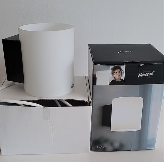 Herstal vägglampa Evoke