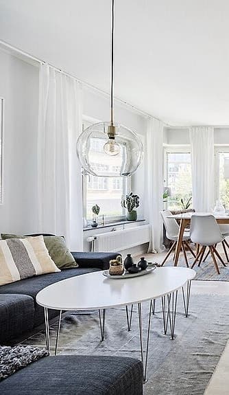 Gloria i klar glas med mässingsupphängning från Belid