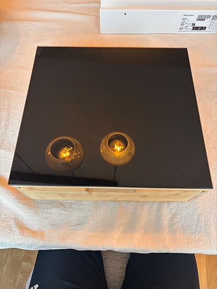 Liten förvaringslåda i bambu med svart glaslock