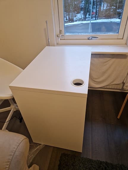 IKEA skrivbord och skrivbordsstol vit
