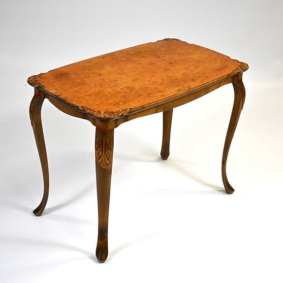 Soffbord / sidobord i rokokostil – 1900-tal