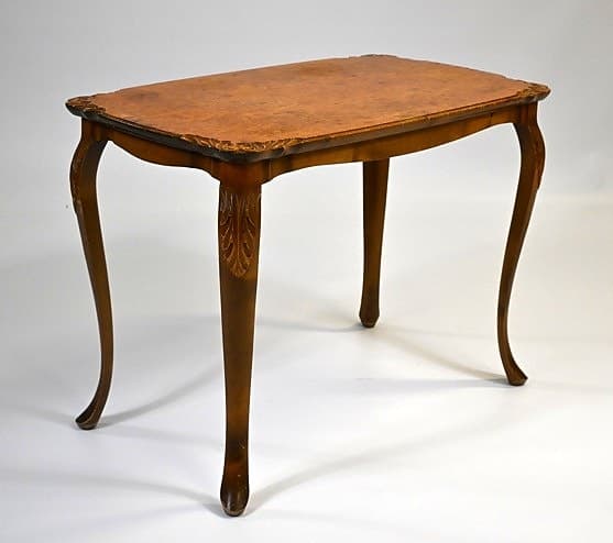 Soffbord / sidobord i rokokostil – 1900-tal
