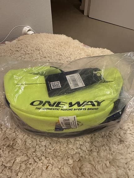 One Way midjeväska neon gul svart