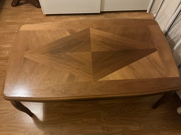 Soffbord i nyskick säljs!