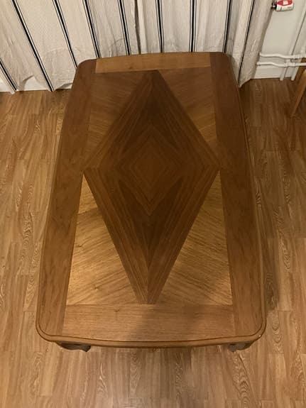 Soffbord i nyskick säljs!