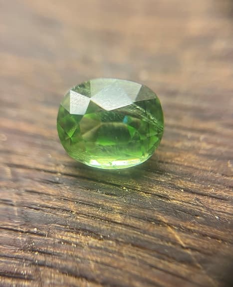 Peridot ludwigite 5.30 ct Pakistan