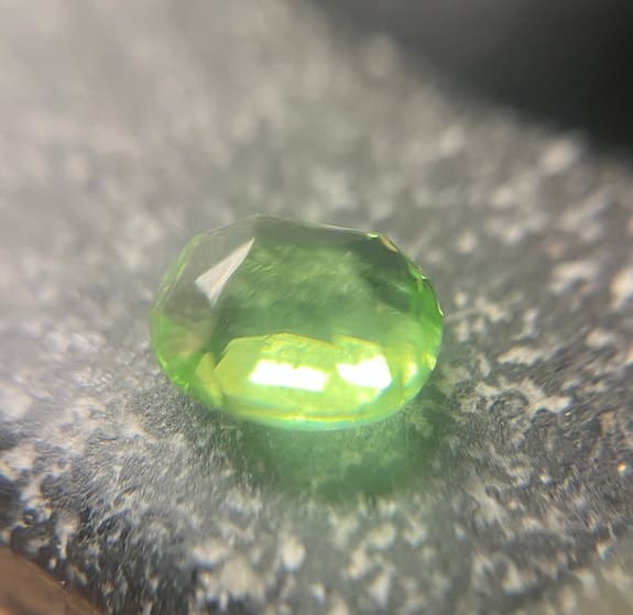 Peridot ludwigite 5.30 ct Pakistan