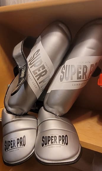 Benskydd för Thaiboxing och Kickboxing