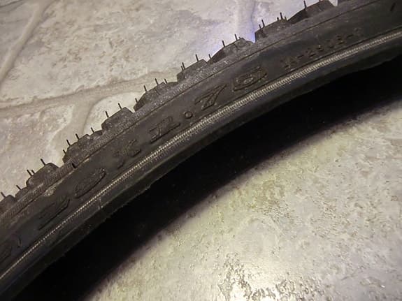 cykel däck dubbar vinterdäck dubbdäck 47-622 28 tum 28x1,75