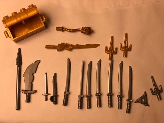 LEGO svärd, knivar och annat till Ninjago-figurer