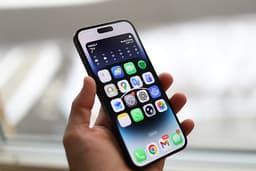 Apple iPhone 14 pro max + Apple Leather Cover