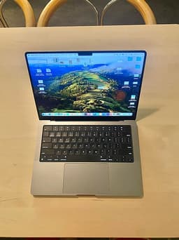 MacBook Pro 14” (2023) M3 | 1TB SSD | 8GB RAM