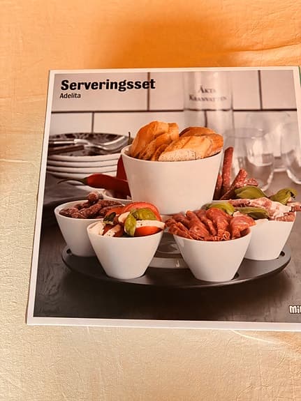 Mio Adelita Serveringsset i porslin 7 delar oanvänd