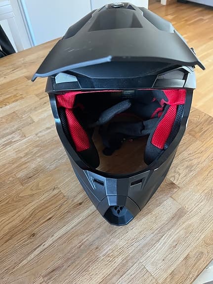 Crosshjälm F-X4, Svart storlek L60. Mkt fint skick