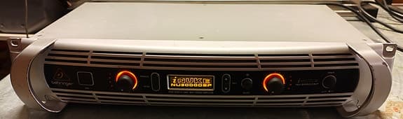 Slutsteg Inuke NU3000DSP förstärkare m inbyggt delningsfilter