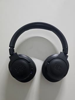 JBL hörlurar svart: JBL Tune 760NC
 svart