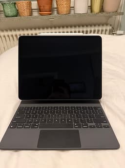 iPad Pro, 12.9 (6th Gen), 2023,  M2, 128 GB + Magic Keyboard + Apple Pencil USB