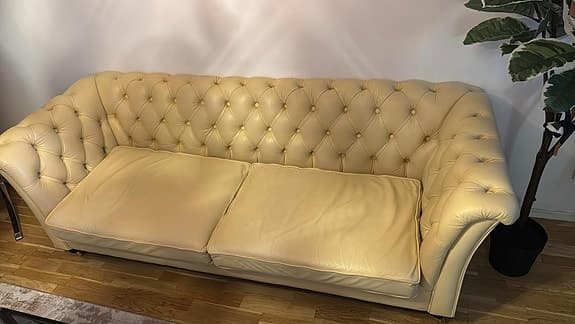 Alberto Meda Chesterfield soffa beige läder