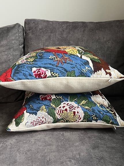 2st Kuddfodral / Tyg Från Svenskt Tenn/ GP & J Baker/ Magnolia