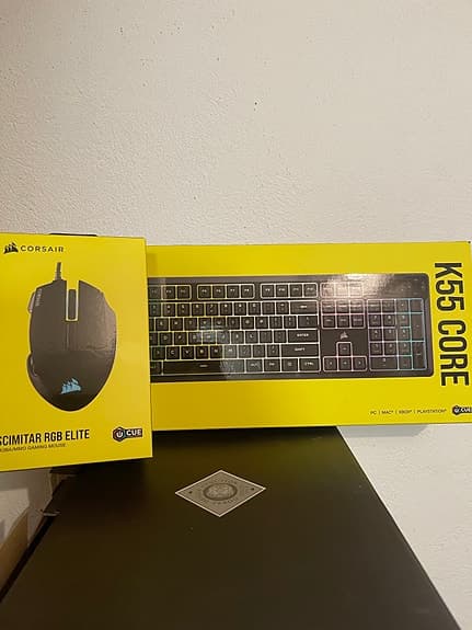 Corsair K55 Core RGB Gamingtangentbord och Scimitar RGB Elite Gamingmus