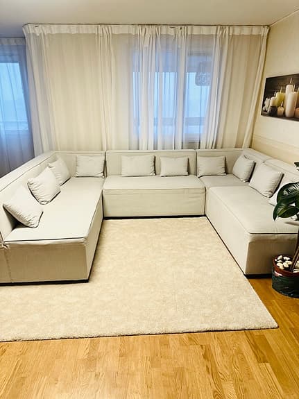 Stor modulsoffa U/L-form + 10 kuddar – kan byggas som du vill! (Skogås)