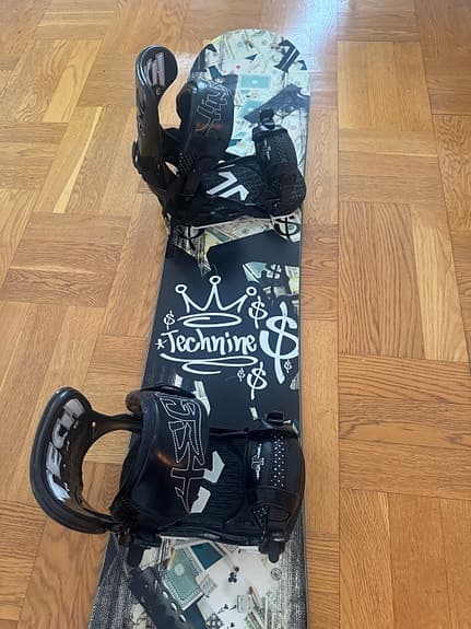 Technine Snowboard med bindningar