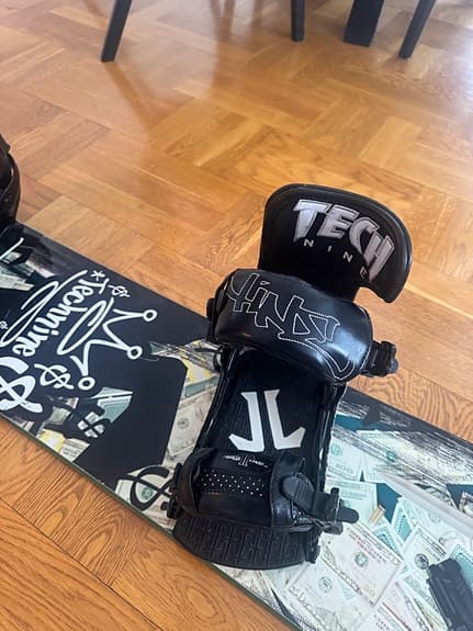 Technine Snowboard med bindningar