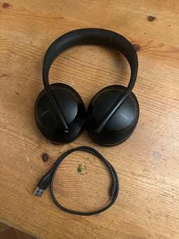 Bose QuietComfort 700 trådlösa hörlurar svart