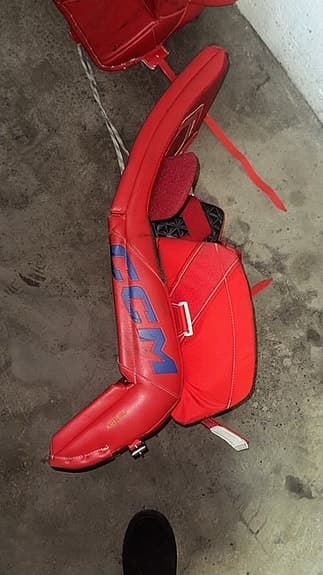 Målvaktsbenskydd CCM AXIS 2 PRO PM 34+2