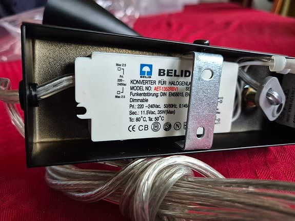 Helt ny Belid vägglampa svart metall, dimbar