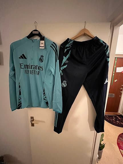 Adidas Real Madrid Fotbollströja och Träningsbyxor M