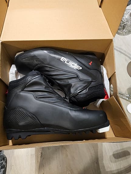 Nya skidpjäxor Alpina T5 Plus stl 44 år 2025