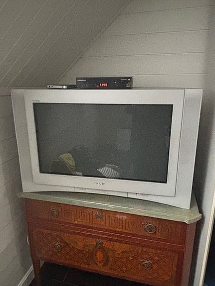Sony Trinitron 32 tum